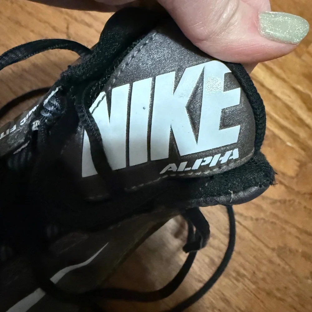 Nike Alpha Dynamic Fit Football Cleats Black White‎ Size 7.5